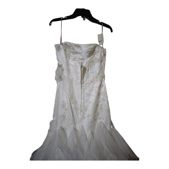 EDEN BRIDALS Strapless Crepe Wedding Dress Ballgown - Size 8 - Picture 5 of 10